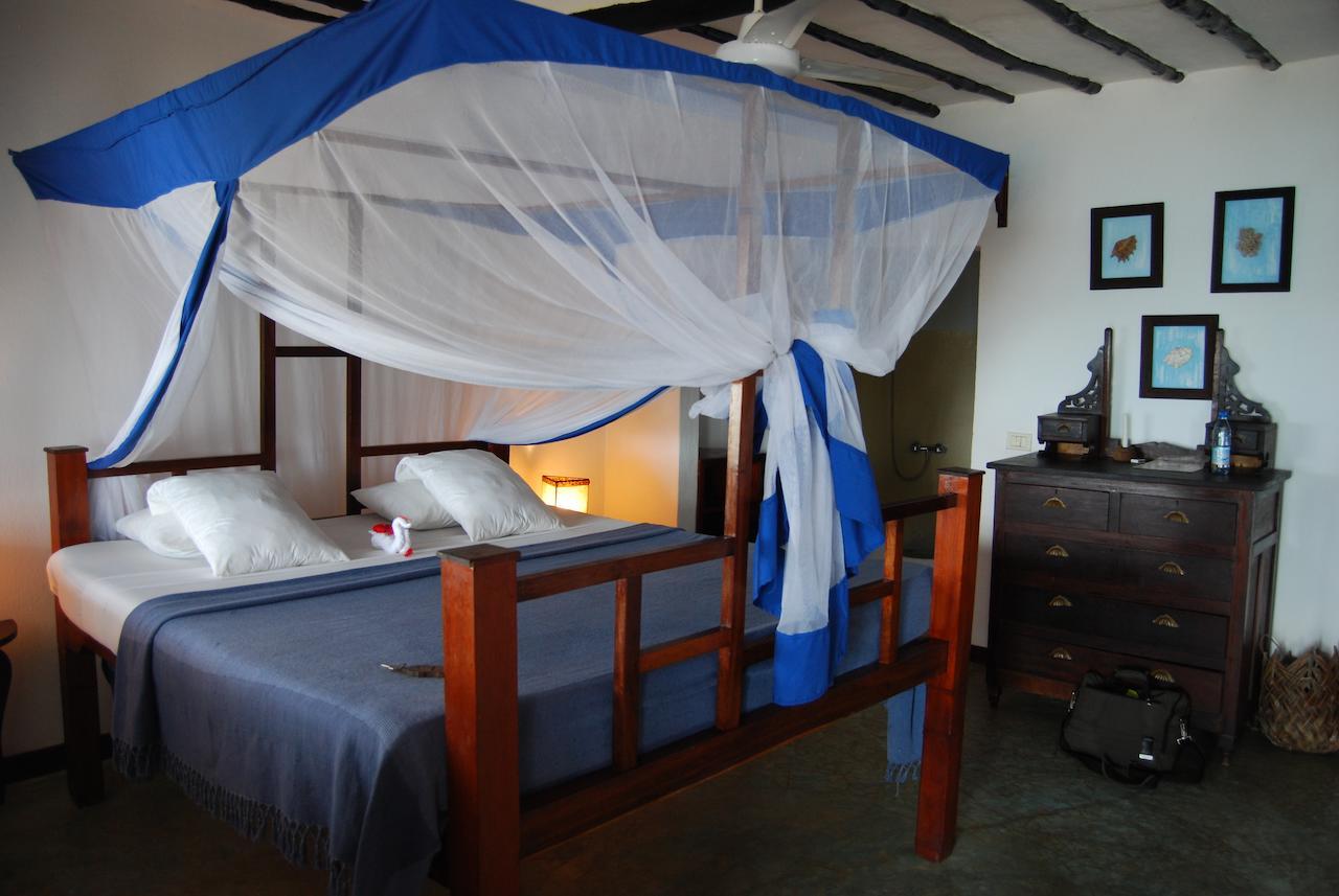 Chapwani Private Island Hotel Grave Island Room photo